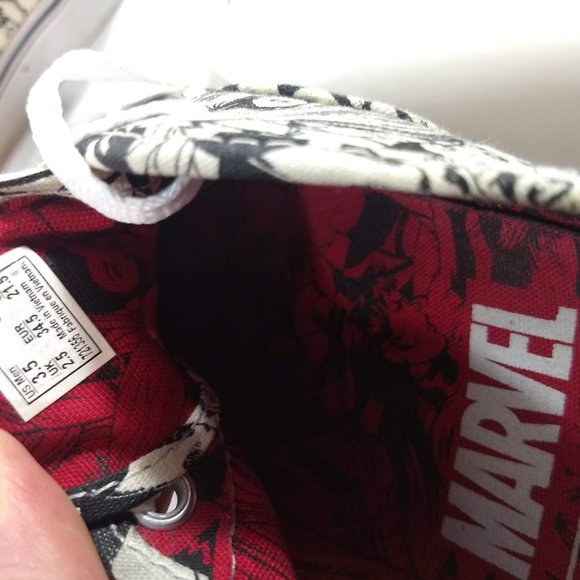 Vans Marvel Superheroes Women Black White Sneakers Men's 3.5 Women's 5 Comics - Picture 7 of 9